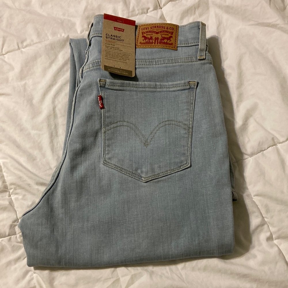 Levi’s classic straight hypersoft mid rise size 8